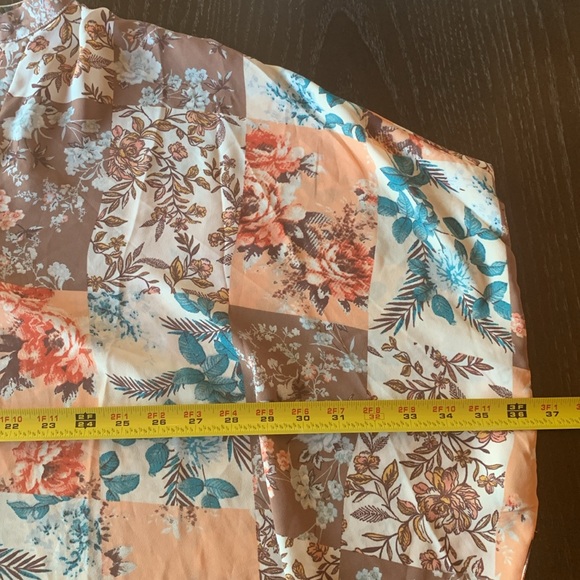 New Andree patchwork print womens blouse size large flowy loose relaxed fall - Picture 10 of 11